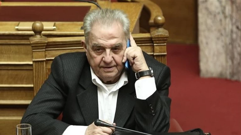Ακόμη μια φορά εξηγήσεις από Φλαμπουράρη για πόθεν έσχες και 100 δόσεις