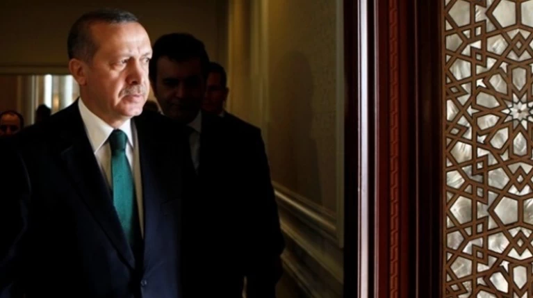 «Σουλτάνος» ο Ερντογάν σε μια διχασμένη Τουρκία