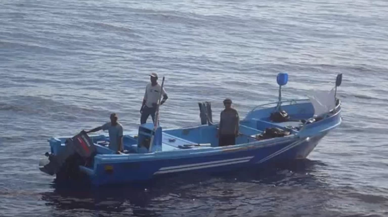 Αληθινό survivor μεσοπέλαγα: χωρίς φαγητό & νερό 1 μήνα ΒΙΝΤΕΟ