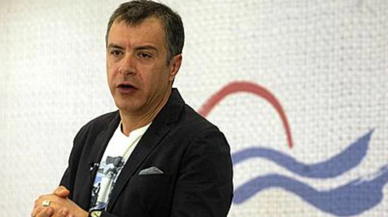 Ποτάμι εναντίον Καμμένου για τις στολές των...Αγίων