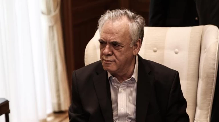 Δραγασάκης: Δάνεια τέλος στις επιχειρήσεις με χρέη