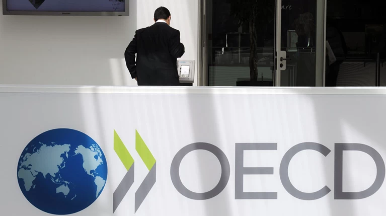 Διετία ύφεσης βλέπει και ο ΟΟΣΑ μετά την Κομισιόν για την Ελλάδα