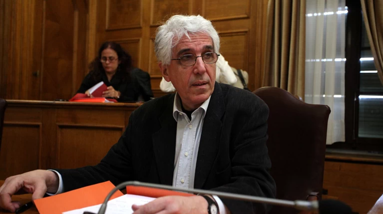 Νέες διευκρινίσεις Παρασκευόπουλου για Λάμπρου:μετέχει αμισθί σε επιτροπή