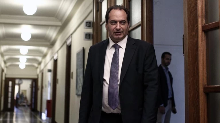 Σπίρτζης: Αποζημιώσεις για τα πειραγμένα λογισμικά σε Ι.Χ