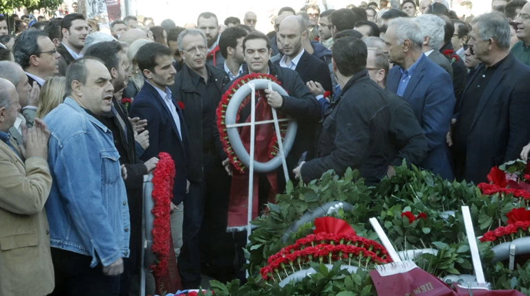 Ένταση στο Πολυτεχνείο λίγο πριν την άφιξη Τσίπρα (βίντεο)