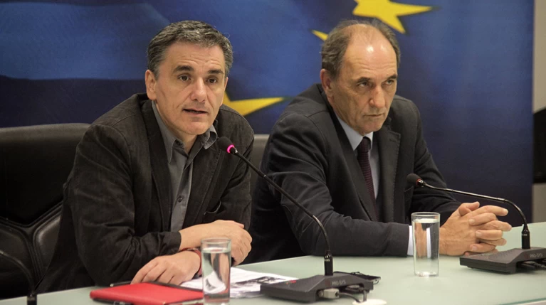 Τι αλλάζει η συμφωνία για τα «κόκκινα» στεγαστικά