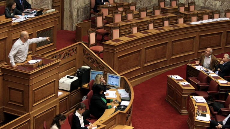 Σφαγή Καραθανασόπουλου-Αμυρά για τους πλειστηριασμούς