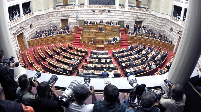 Δείτε live την ψηφοφορία για το πολυνομοσχέδιο