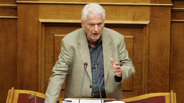 Βουλευτής του ΣΥΡΙΖΑ καλεί τον κόσμο στην απεργία ενάντια στη μνημόνια
