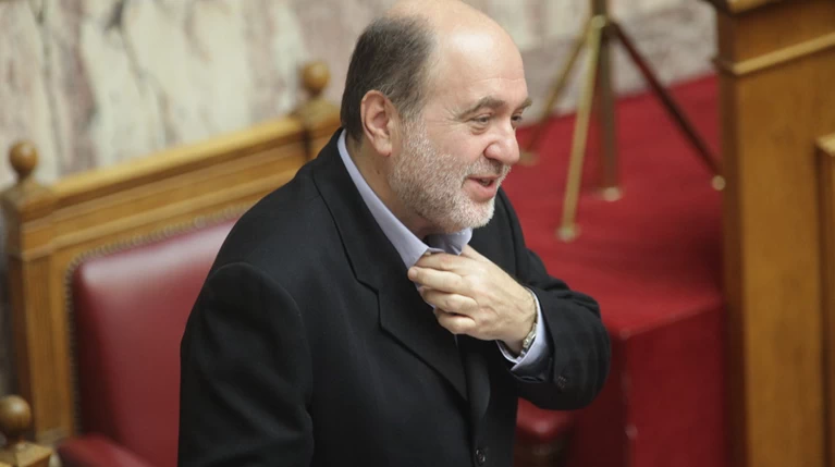 Γκάφα:Ο Αλεξιάδης έβγαλε ανακοίνωση που μετράει σε...δραχμές