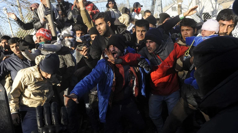 «Βράζουν» οι πρόσφυγες, φόβοι για γενικευμένη εξέγερση