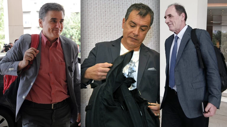 Οι πολιτικοί & τα σακίδια: Γιατί τα προτιμούν και τι συμβολίζουν