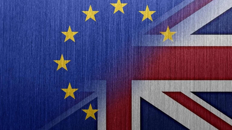 ΟΟΣΑ: Το Brexit θα στοιχήσει στους Βρετανούς ένα μισθό