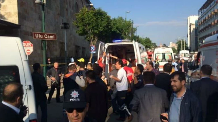 Ισχυρή έκρηξη σε τζαμί στην Τουρκία
