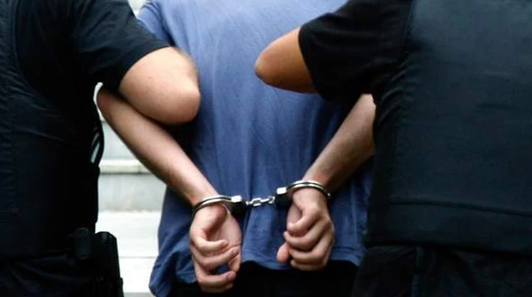 Ο «δράκος με το ποδήλατο» που αποπλάνησε 27 κορίτσια έξω από σχολεία