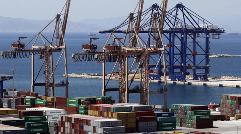 Συνεχίζονται οι κινητοποιήσεις στο λιμάνι του Πειραιά