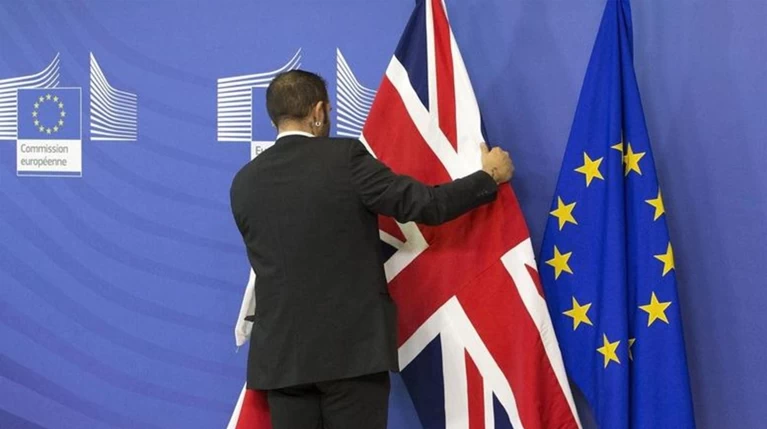 Νέο γκάλοπ στη Βρετανία: 44% παραμονή, 42% Βrexit