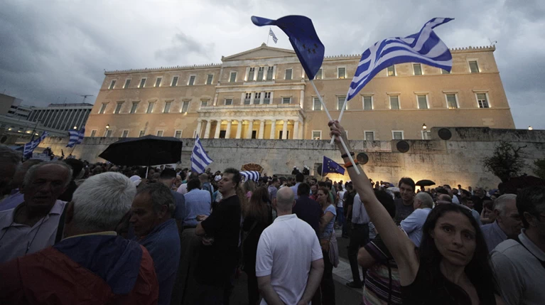 Ακραία ένταση κυβέρνησης - ΝΔ για τους «Παραιτηθείτε»