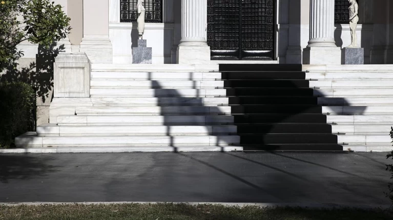 Δηλητήριο Μαξίμου για ΝΔ και...«απίθανους παραιτηθείτε»