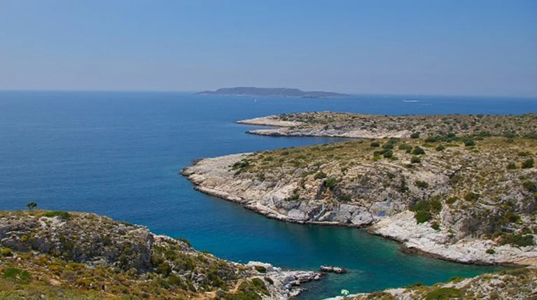 Βουλιαγμένη: Τον πυροβόλησαν και επιχείρησαν να τον κάψουν