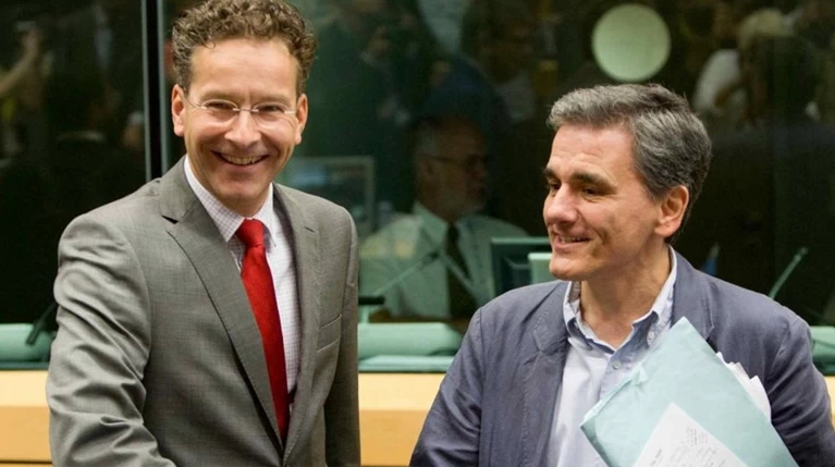 «Πέφτουν» οι υπογραφές για τη δόση, έρχεται «δύσκολο» Φθινόπωρο