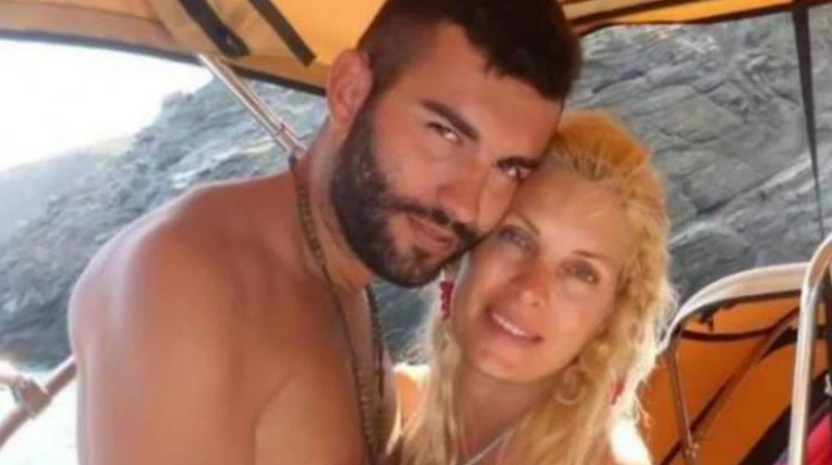 Ο αδελφός της Μενεγάκη σε σούπερ σέξι καλοκαιρινή πόζα