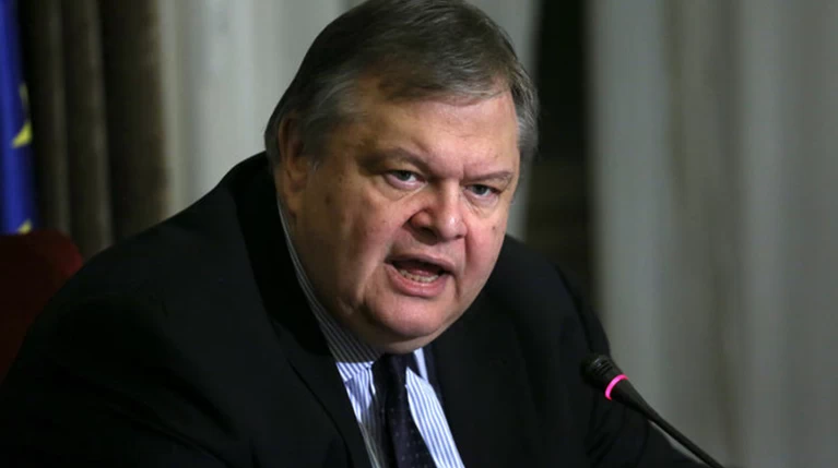 Βενιζέλος για άδειες: "Παρέκαμψαν το ΕΣΡ, με νομικά σοφίσματα"