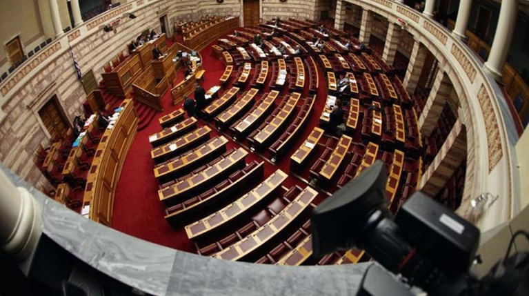 Πυρ ομαδόν από την αντιπολίτευση κατά Τσίπρα μετά τη ΔΕΘ