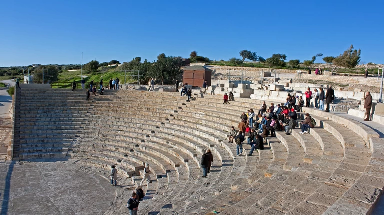Στην Κύπρο βρέθηκε η αρχαιότερη γυάλινη φιάλη στο κόσμο