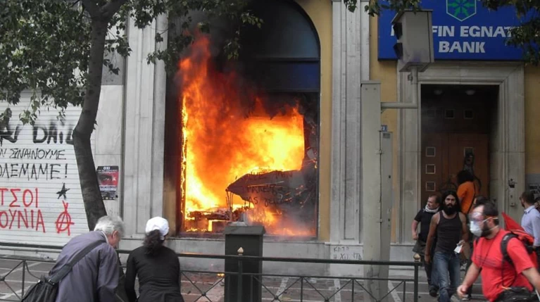 Ξεκινά η δίκη για τους νεκρούς της Marfin