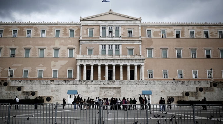 Αυτά είναι τα προαπαιτούμενα που έρχονται αύριο στη Βουλή