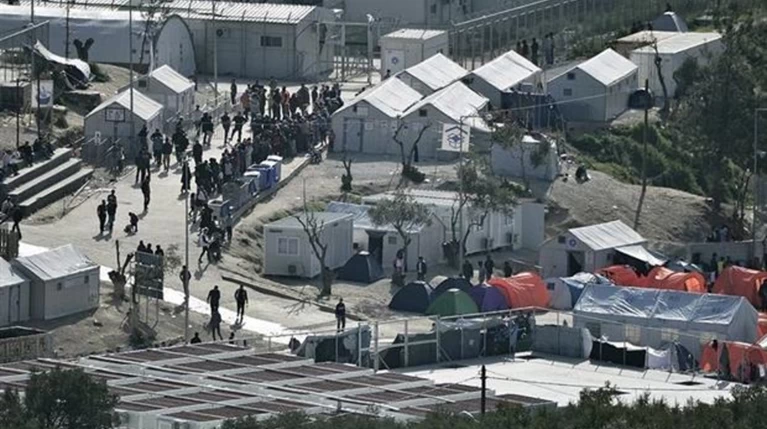 Βερολίνο: Η μετεγκατάσταση προσφύγων δεν αφορά τα νησιά