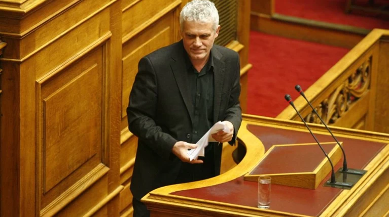 Τα γυρνάει ο Τσιρώνης: "Η κυβέρνηση δεν πρόκειται να πουλήσει το νερό"