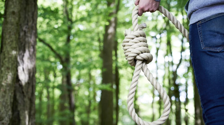 Τι είπε αυτόπτης μάρτυρας για τον κρεμασμένο στην Κλαυθμώνος