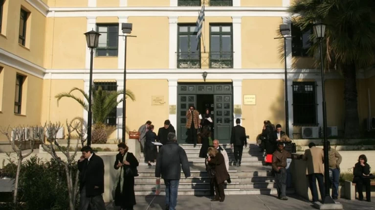 Κατεπείγουσα έρευνα της εισαγγελίας για υποκλοπή email αντιπροέδρου του ΣτΕ
