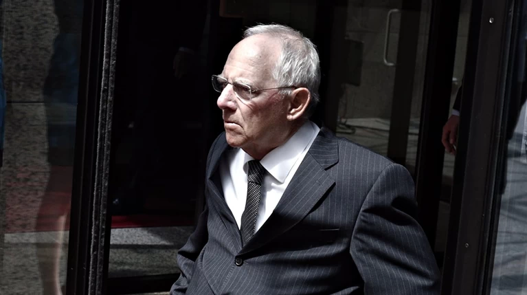 Σόιμπλε: Η ελάφρυνση χρέους θα μειώσει τη βούληση για μεταρρυθμίσεις
