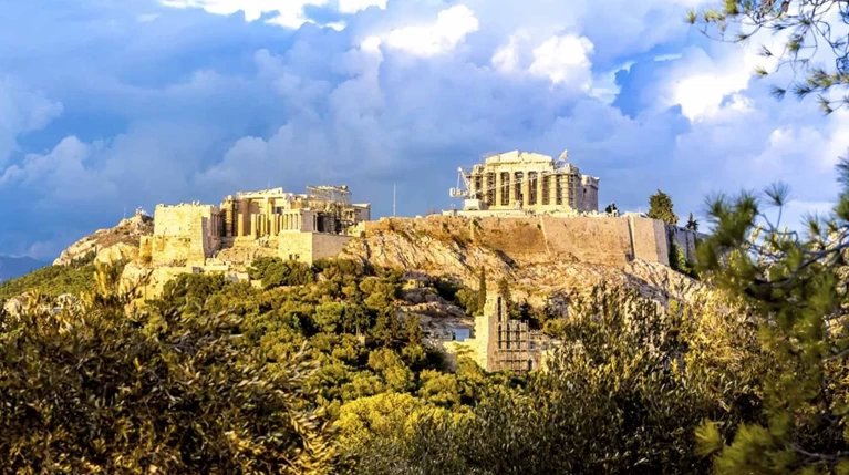 Αίθριος καιρός με λίγες νεφώσεις