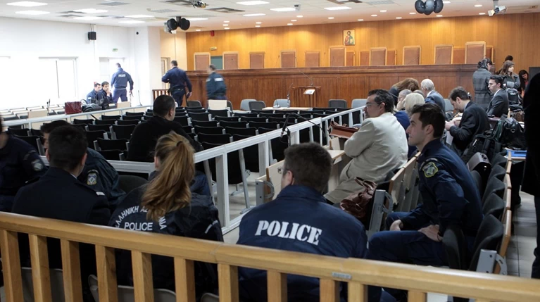 «Έστησαν» το δικαστήριο οι συνήγοροι του Ρουπακιά