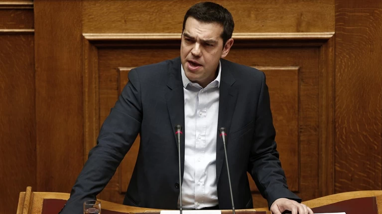 Ο Τσίπρας στη Βουλή για προσφυγικό και ανακεφαλαιοποίηση τραπεζών