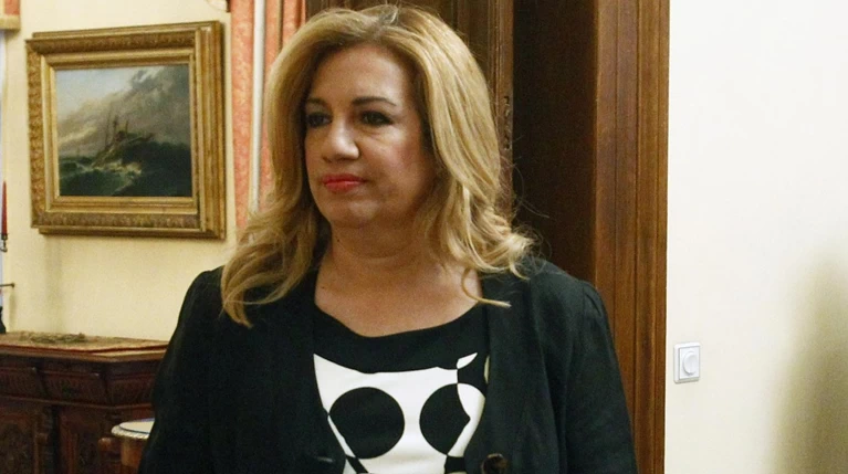Η selfie της Φώφης μέσα από το αεροπλάνο