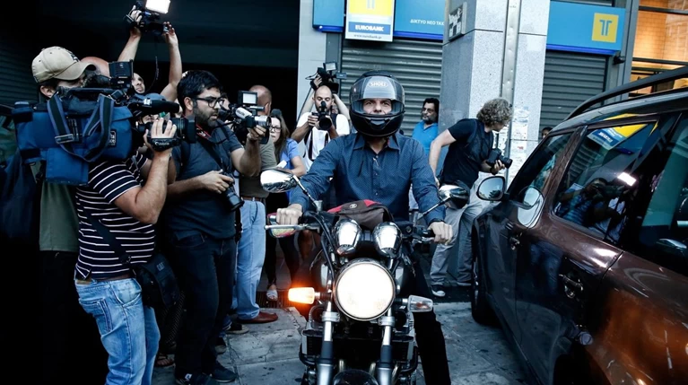 Guardian: Η παραίτηση Βαρουφάκη στα top γεγονότα της χρονιάς