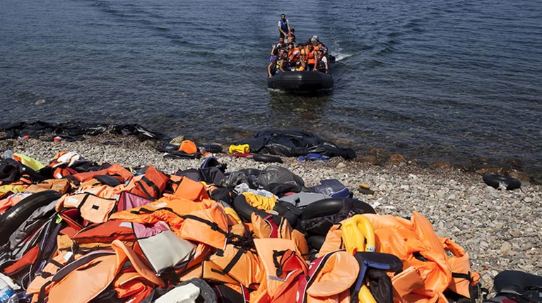 Βολές από Frontex: Η Ελλάδα πρέπει να κάνει απελάσεις