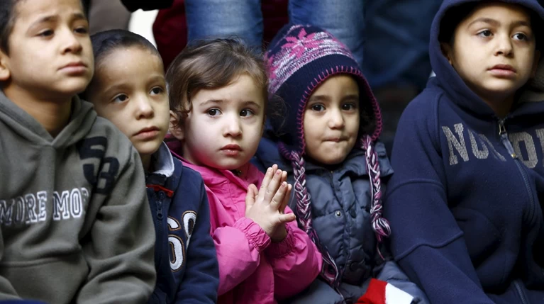 Γερμανία: 8.500 νέοι δάσκαλοι για να διδάξουν γερμανικά στα προσφυγόπουλα