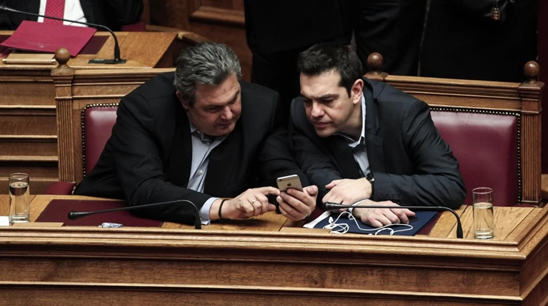 Σκιές στη «συγκατοίκηση» από τις ακρότητες Καμμένου