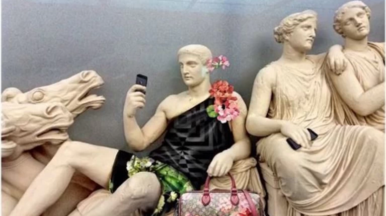 Σκάνδαλο: Η Gucci «φόρεσε» τις δημιουργίες της σε αγάλματα του Παρθενώνα