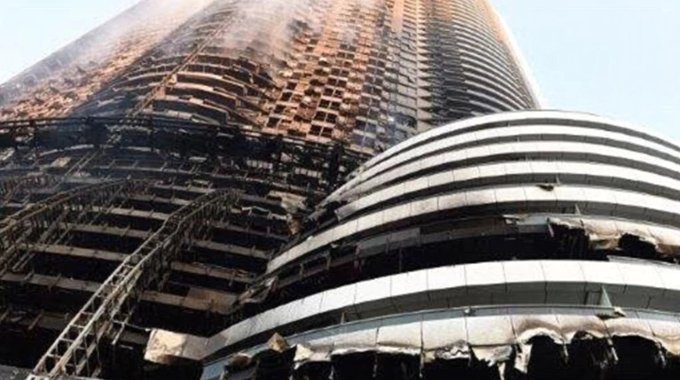 Οι πρώτες εικόνες από το εσωτερικό του καμένου ξενοδοχείο στο Ντουμπάι