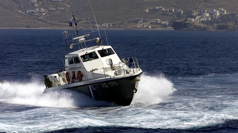 Σκάφος του Λιμενικού προσάραξε σε τουρκικά αβαθή