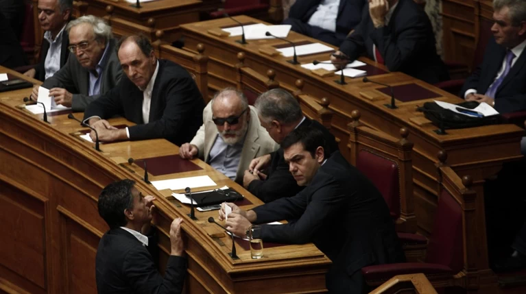 Το πάρτι των μετακλητών: Τους διπλασίασαν σε 4 μήνες