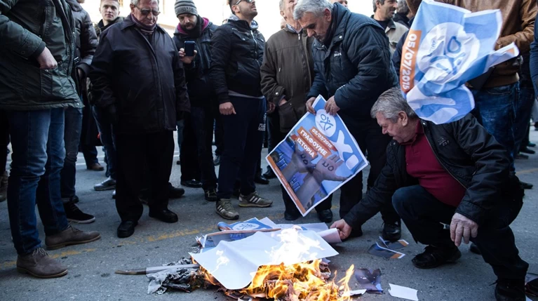 Εκρηκτικό το κλίμα για την κυβέρνηση σε όλη την Ελλάδα
