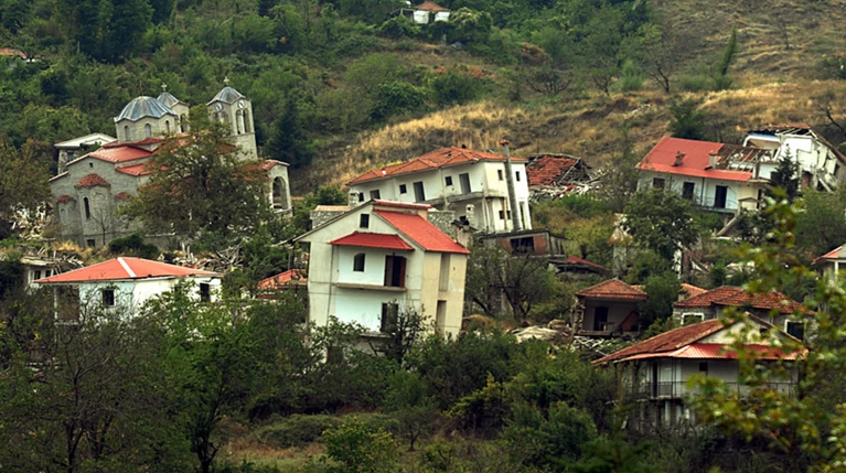 Ροπωτό Τρικάλων: Το χωριό-φάντασμα που κάνει το γύρο του κόσμου